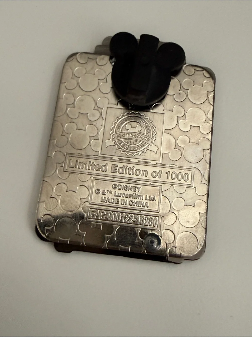Disney Cast Exclusive Star Wars 40th Anniversary Limited Edition Trading pin